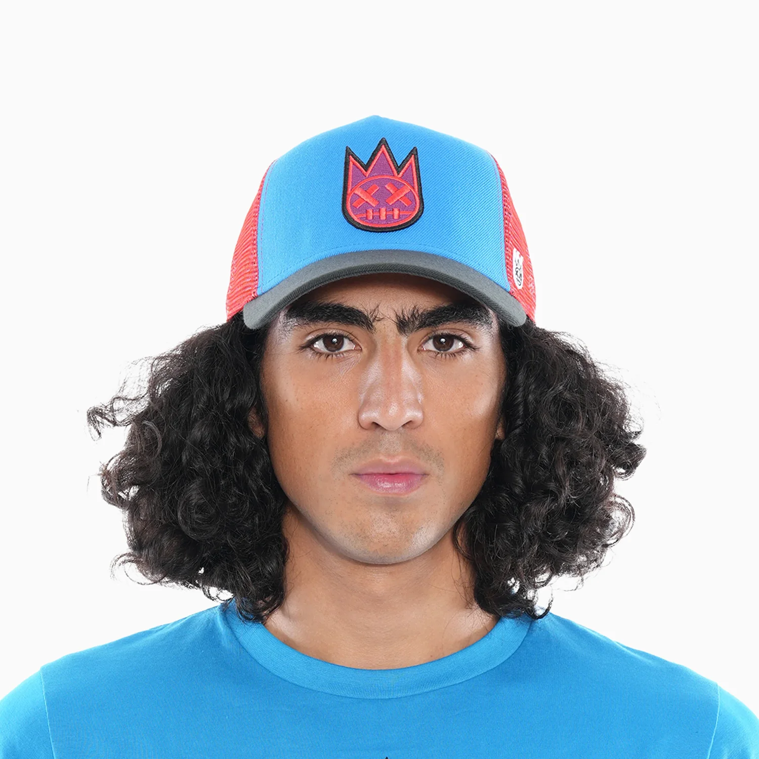 Men's Clean Logo Mesh Back Trucker Hat Curved Visor In Dresden Blue
