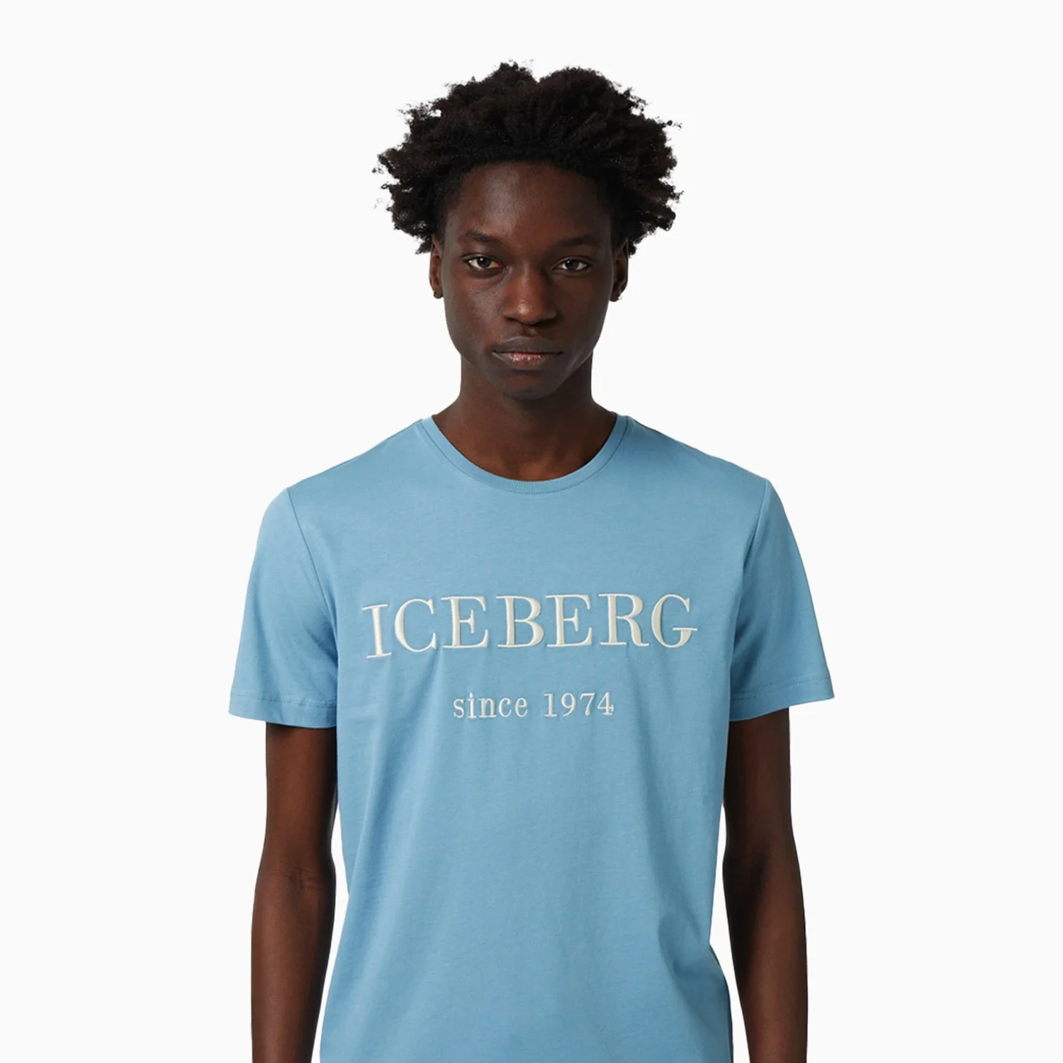 Men's embroidered Heritage Logo T Shirt in Celestial Blue - Image 2