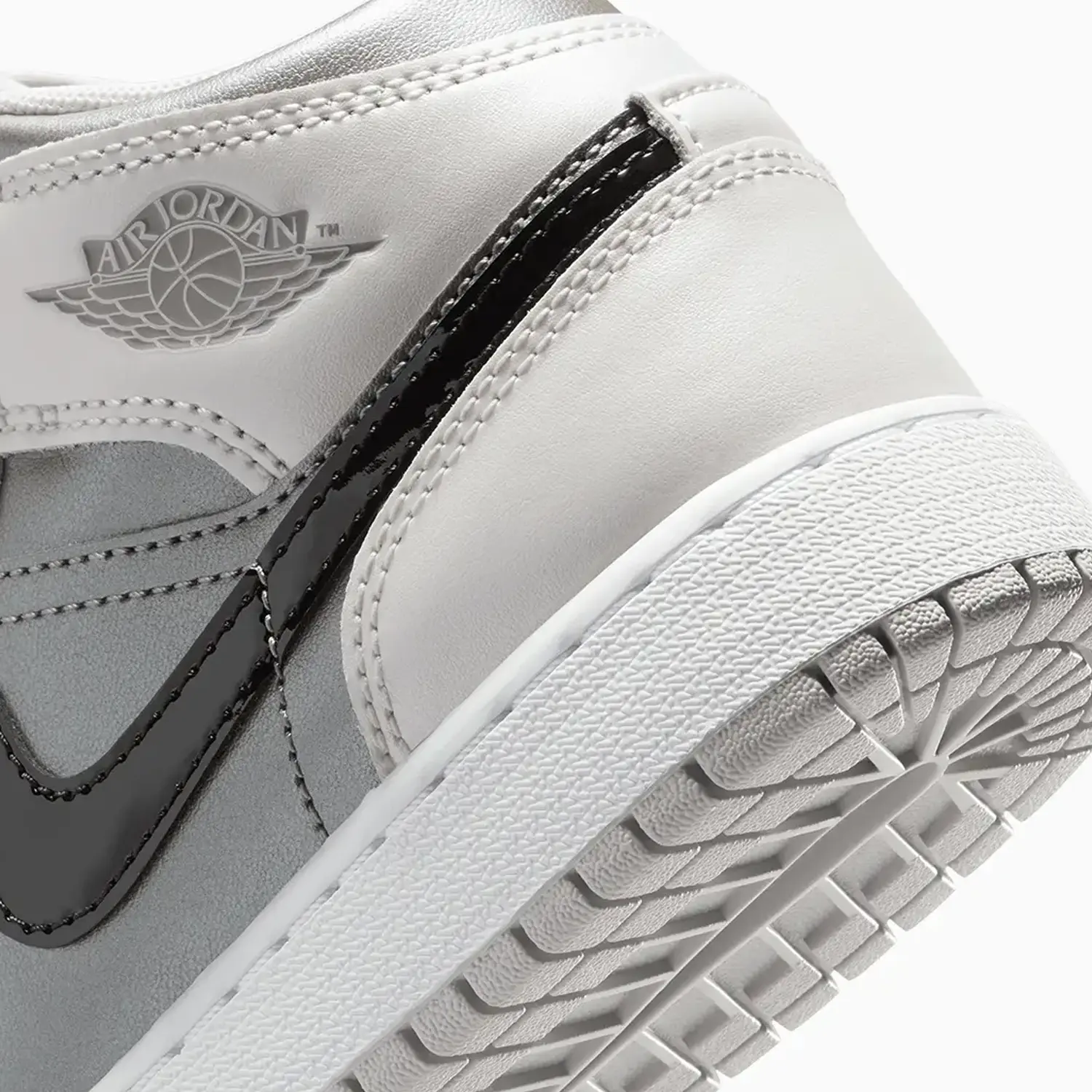 Kid's Air Jordan 1 Mid SE "Inspired by the Greatest" Grade School - Image 8