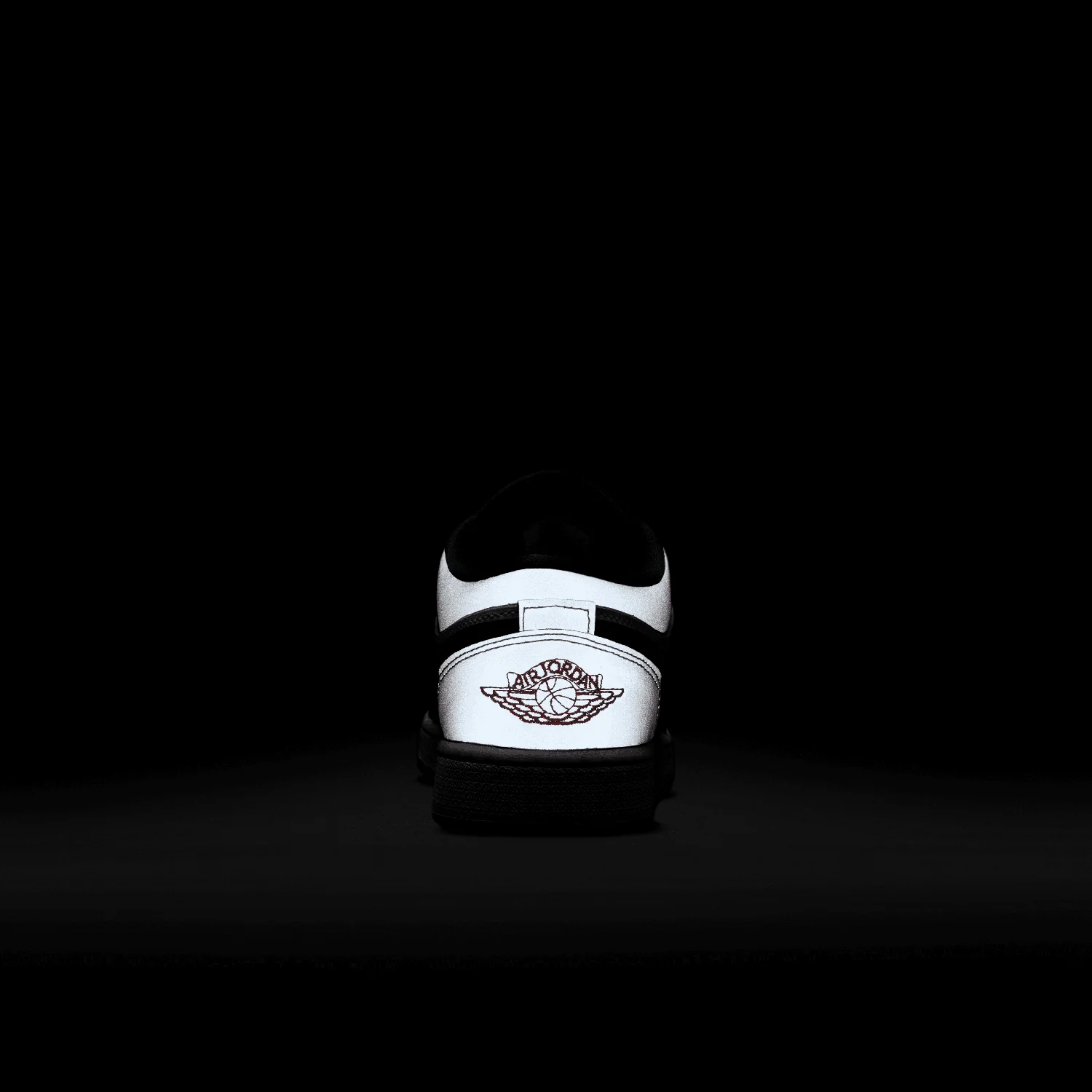 Kid's Air Jordan 1 Low SE "Panda Toe" Grade School - Image 8