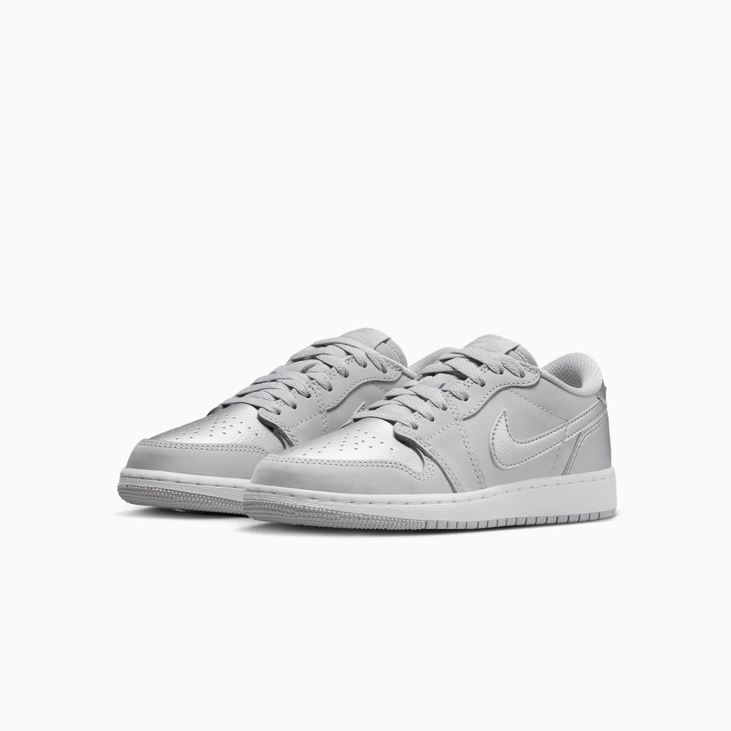 Kid's Air Jordan 1 OG "Metallic Silver" Grade School - Image 2