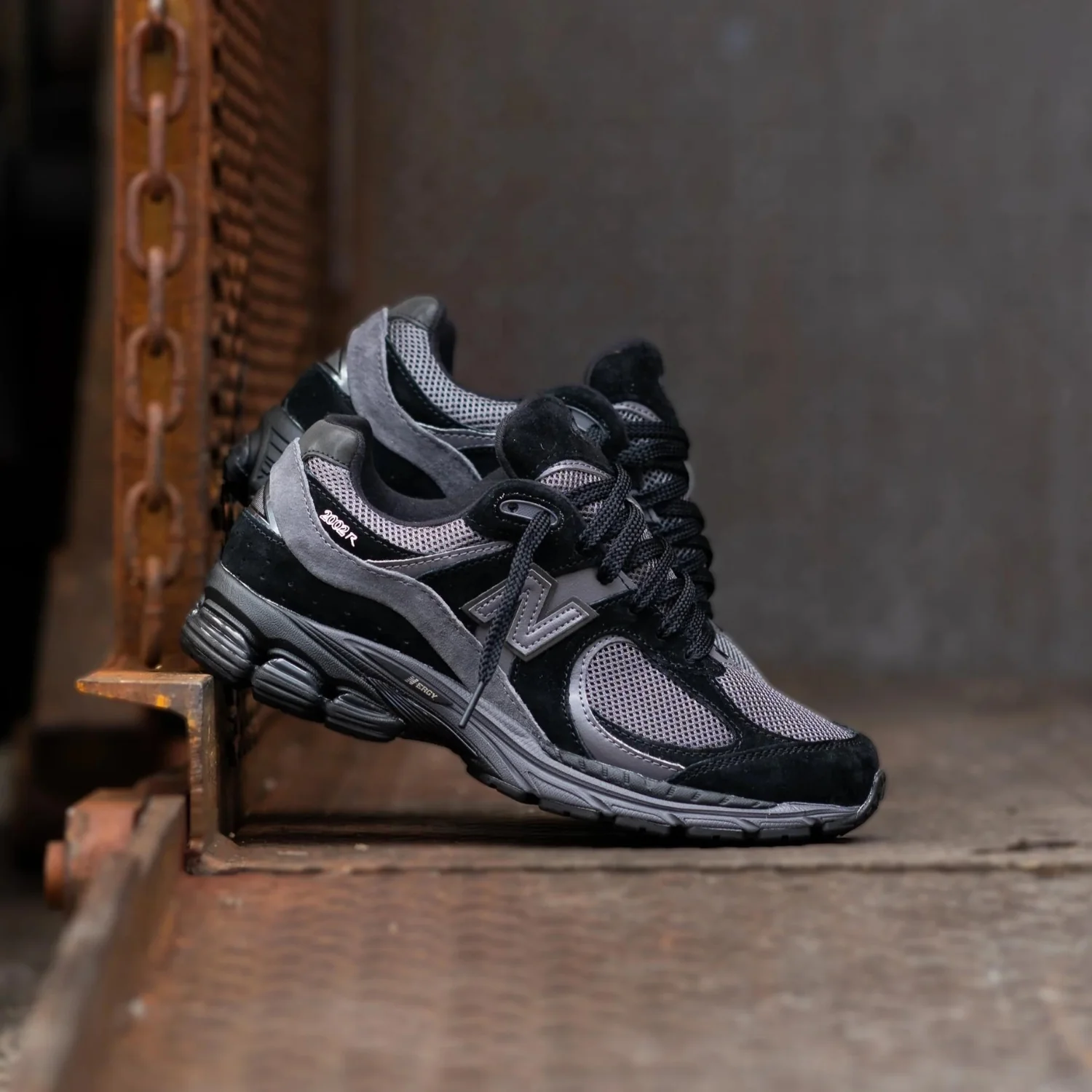 2002R "Black Magnet" - Image 2