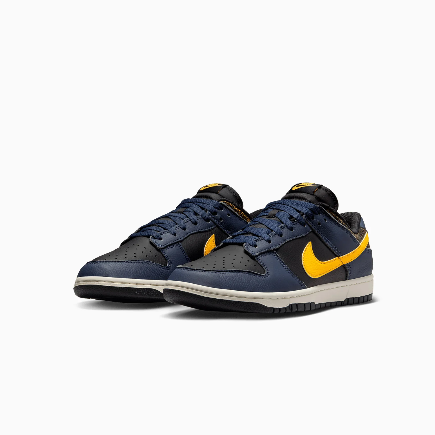 Men's Dunk Low Retro "Vintage Michigan" - Image 2