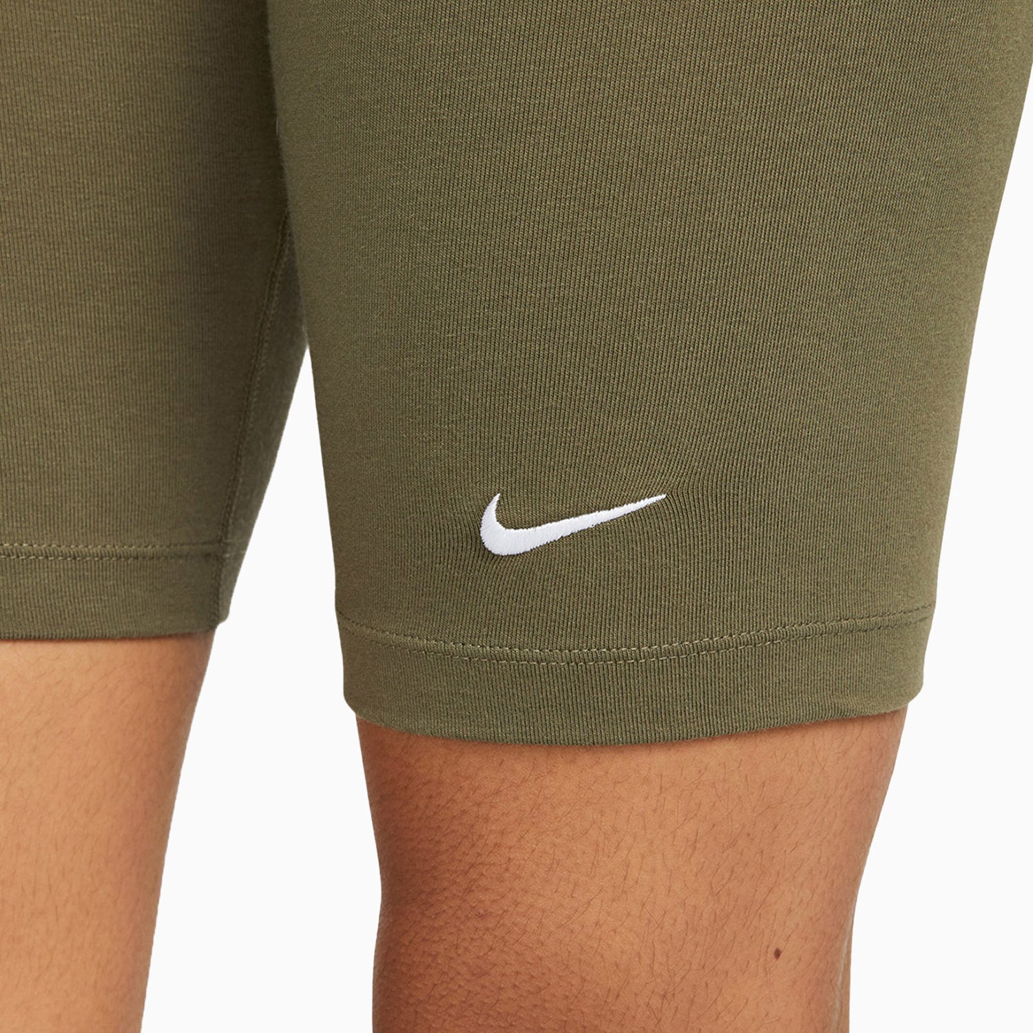 Women's Sportswear Essentials Outfit - Image 7