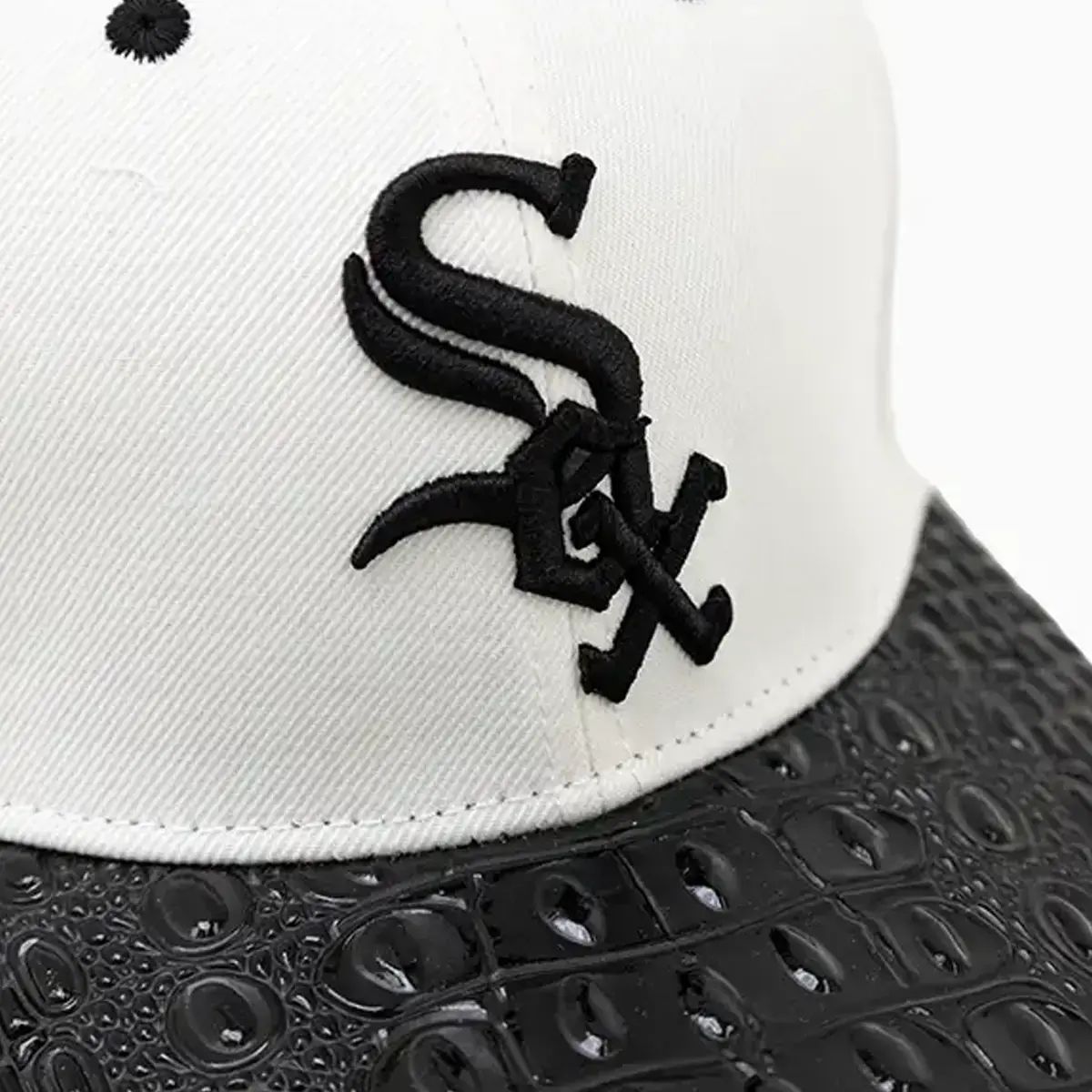 Chicago White Sox MLB Leather Visor Snapback Hat - Image 8