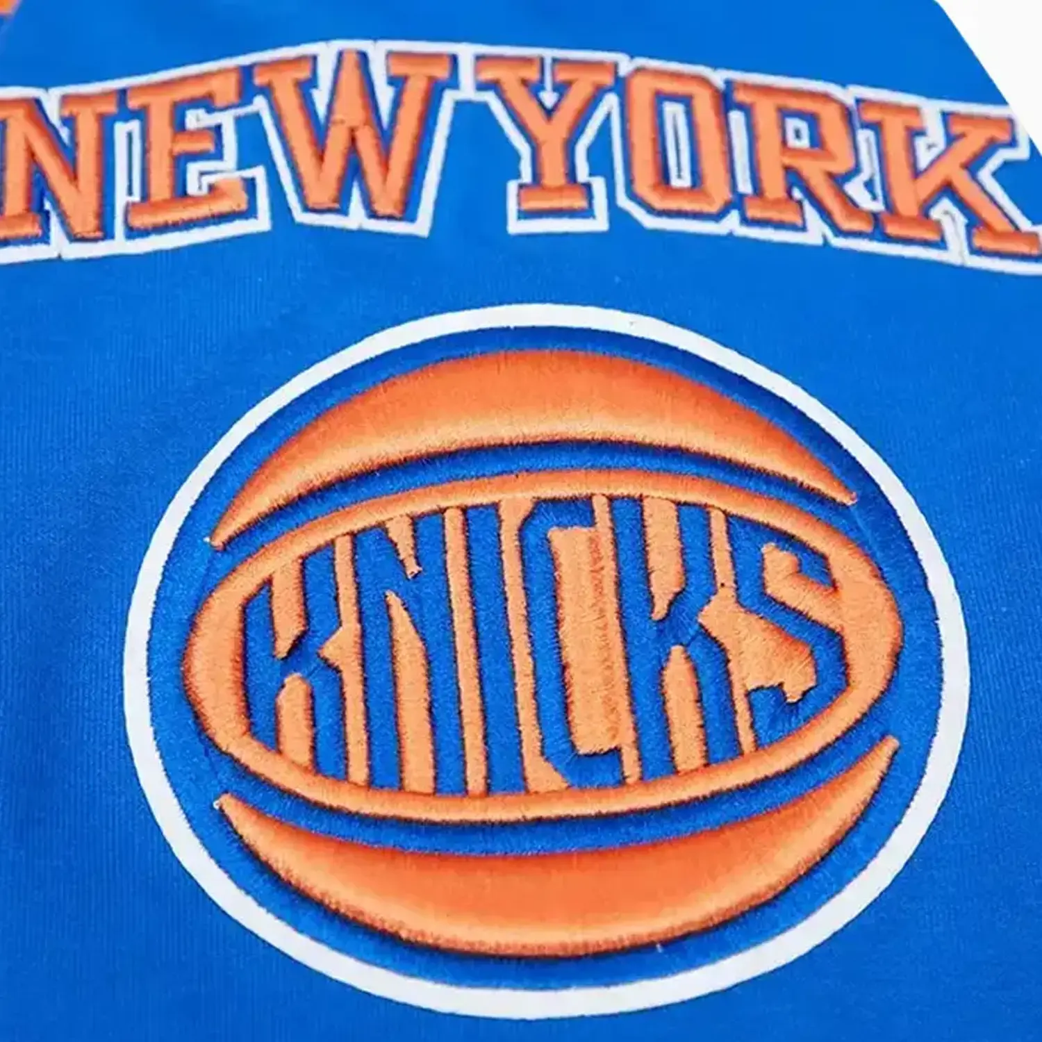Men's New York Knicks Logo Pull Over Hoodie - Image 6