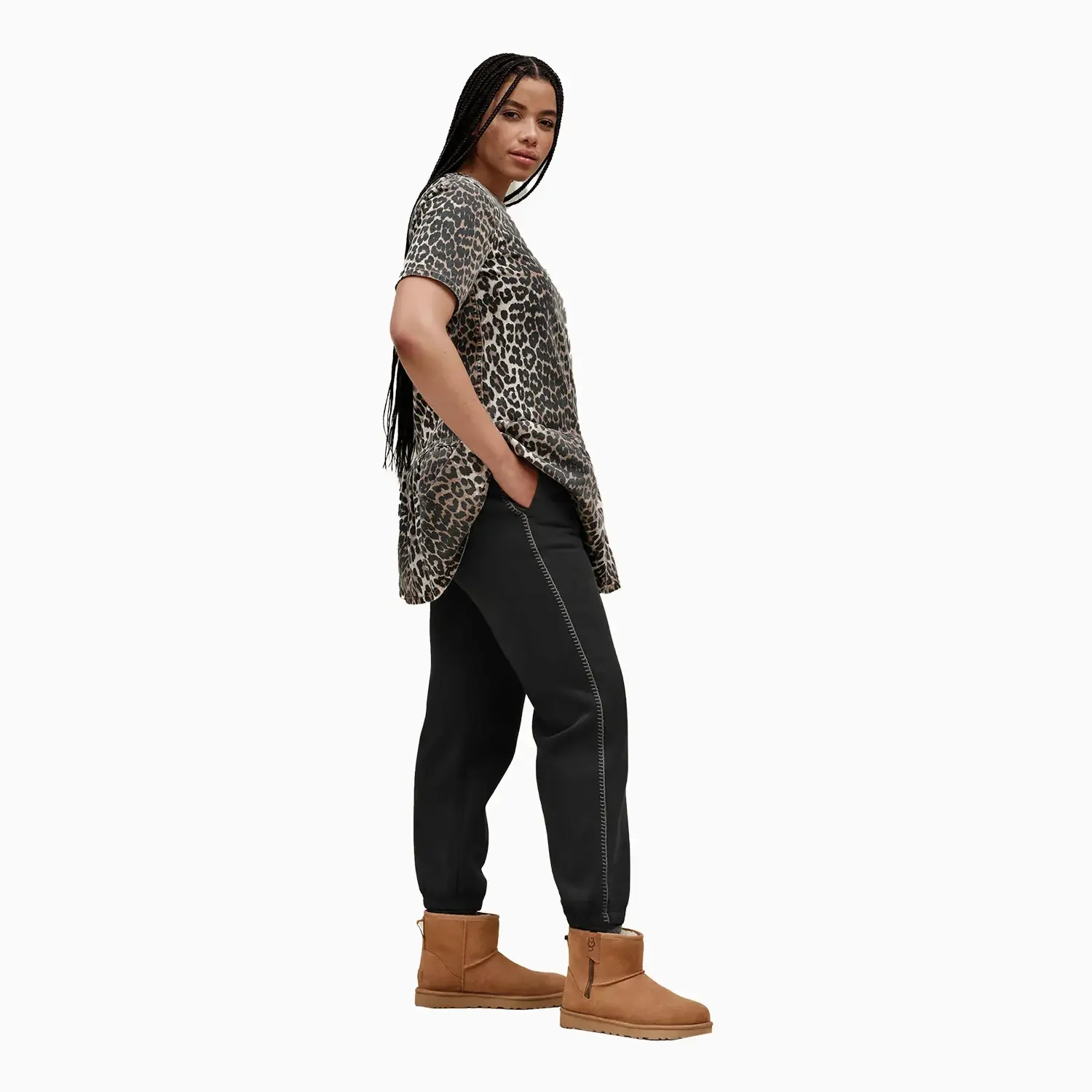 Women's Classic Outfit - Image 7