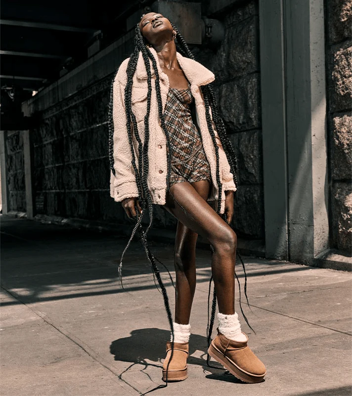 Women's Classic Ultra Mini Platform Boot - Image 3